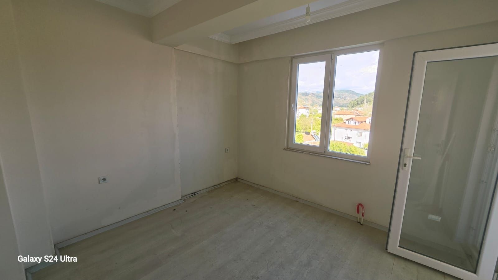 DALAMAN GAZİ BULVARINDA 1+1 SATILIK DAİRE 65 m² 2 BALKON