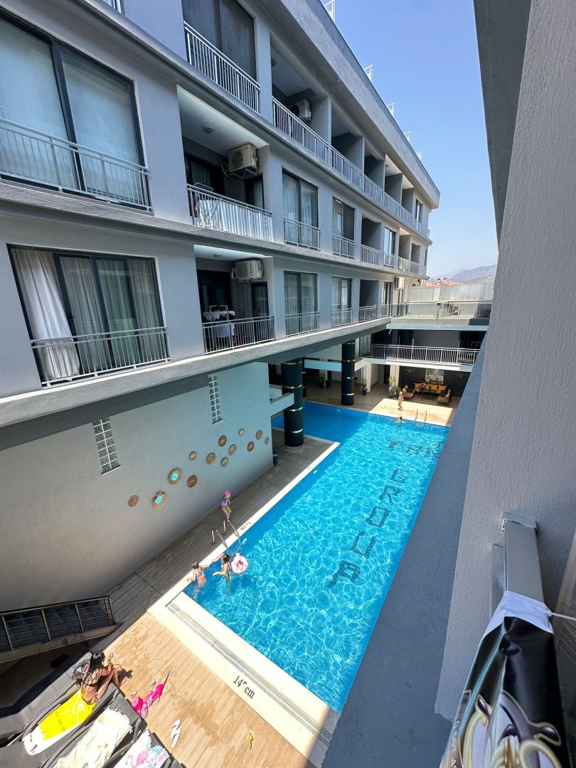 2043 REZİDANS’TA 2+1 KİRALIK DAİRE ARA KAT HAVUZ MANZARALI