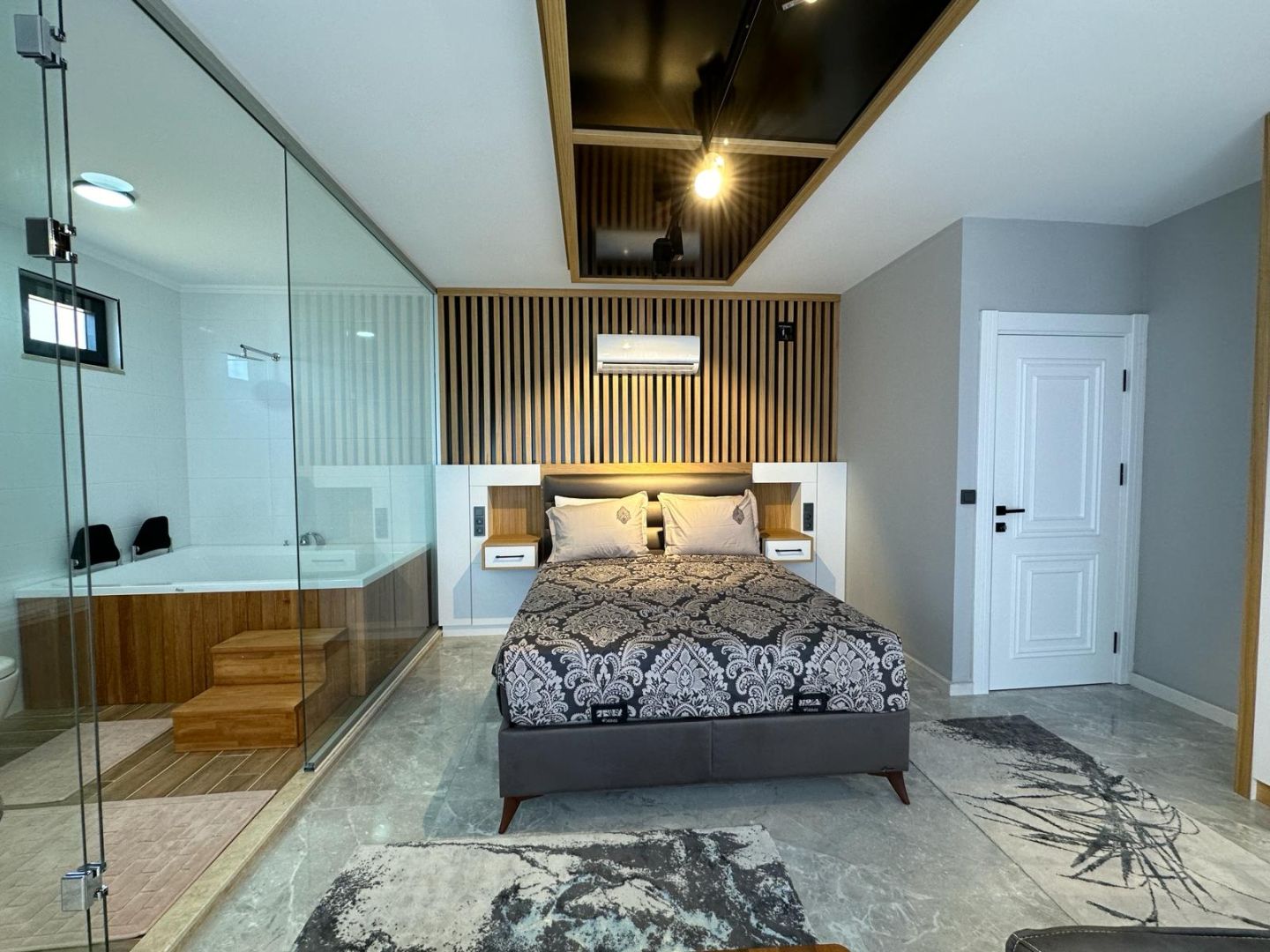 BOZÖRÜNDE 520m2 Arsa İçinde Satılık 4+1 Villa