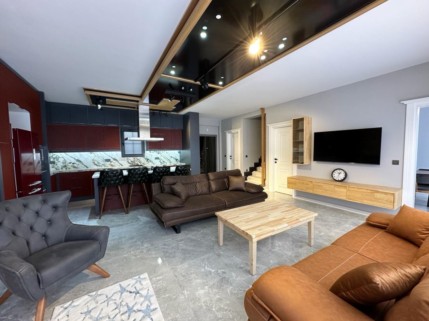 BOZÖRÜNDE 520m2 Arsa İçinde Satılık 4+1 Villa