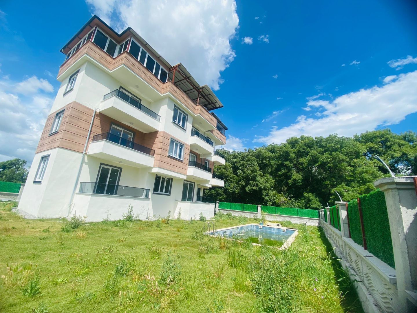 Dalaman Merkeze Yakın Havuzlu Butik Sitede Sıfır 1+1 Daire