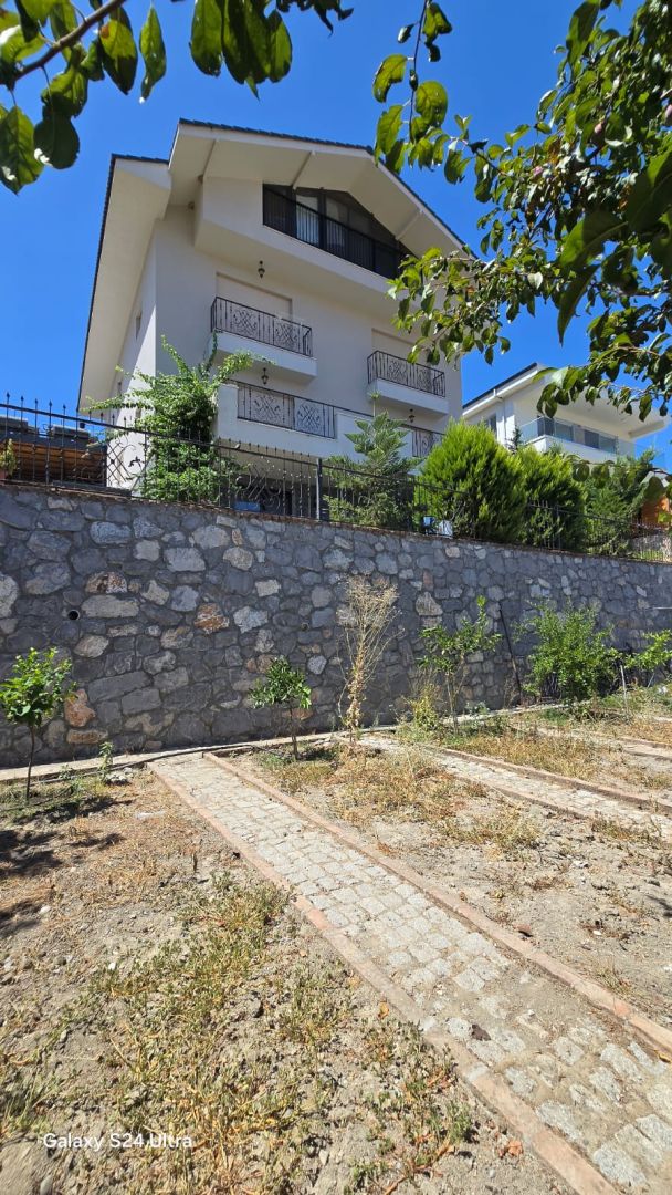 Dalaman Kapukargın’da Göl Manzaralı Geniş 2+1 Satılık Daire
