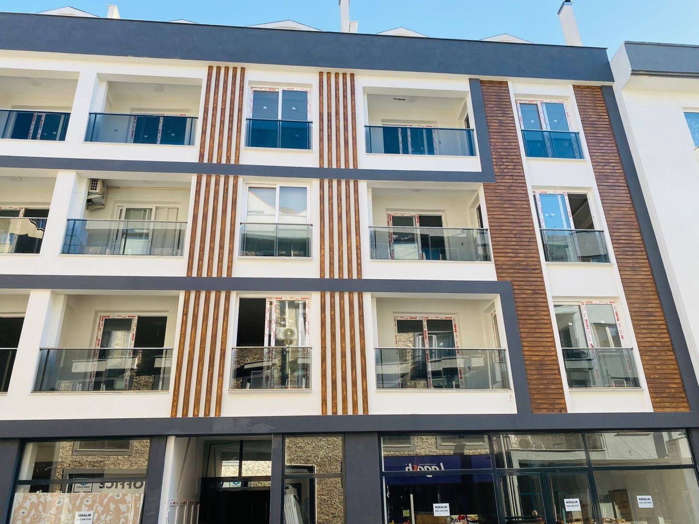 “Dalaman Merkez’de Teraslı 3+1 Çatı Dubleks Satılık Daire”