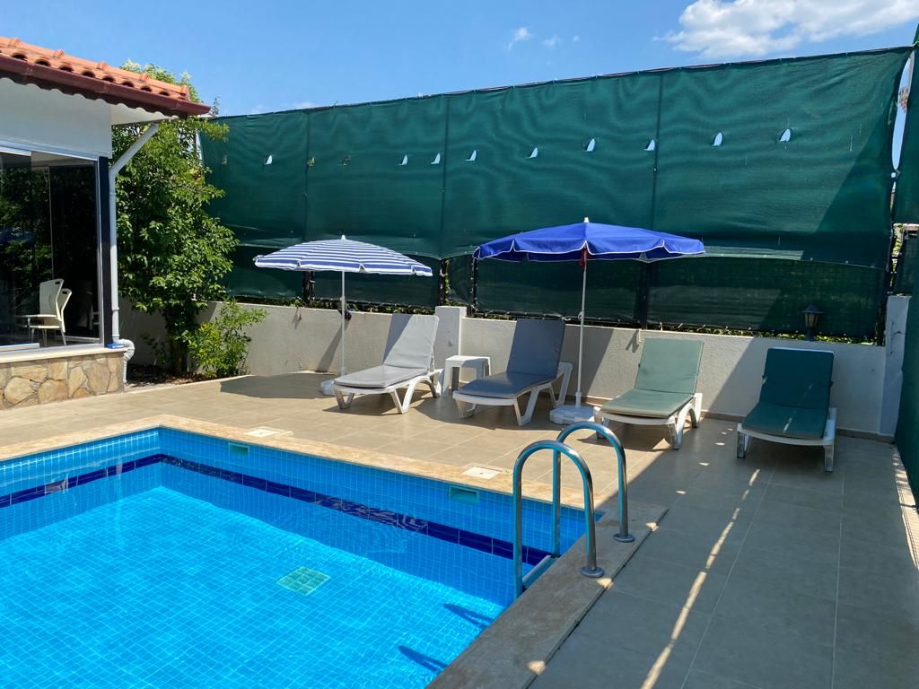 Dalaman’da 414m² Arsa İçinde Havuzlu Kiralık 5+1 Villa