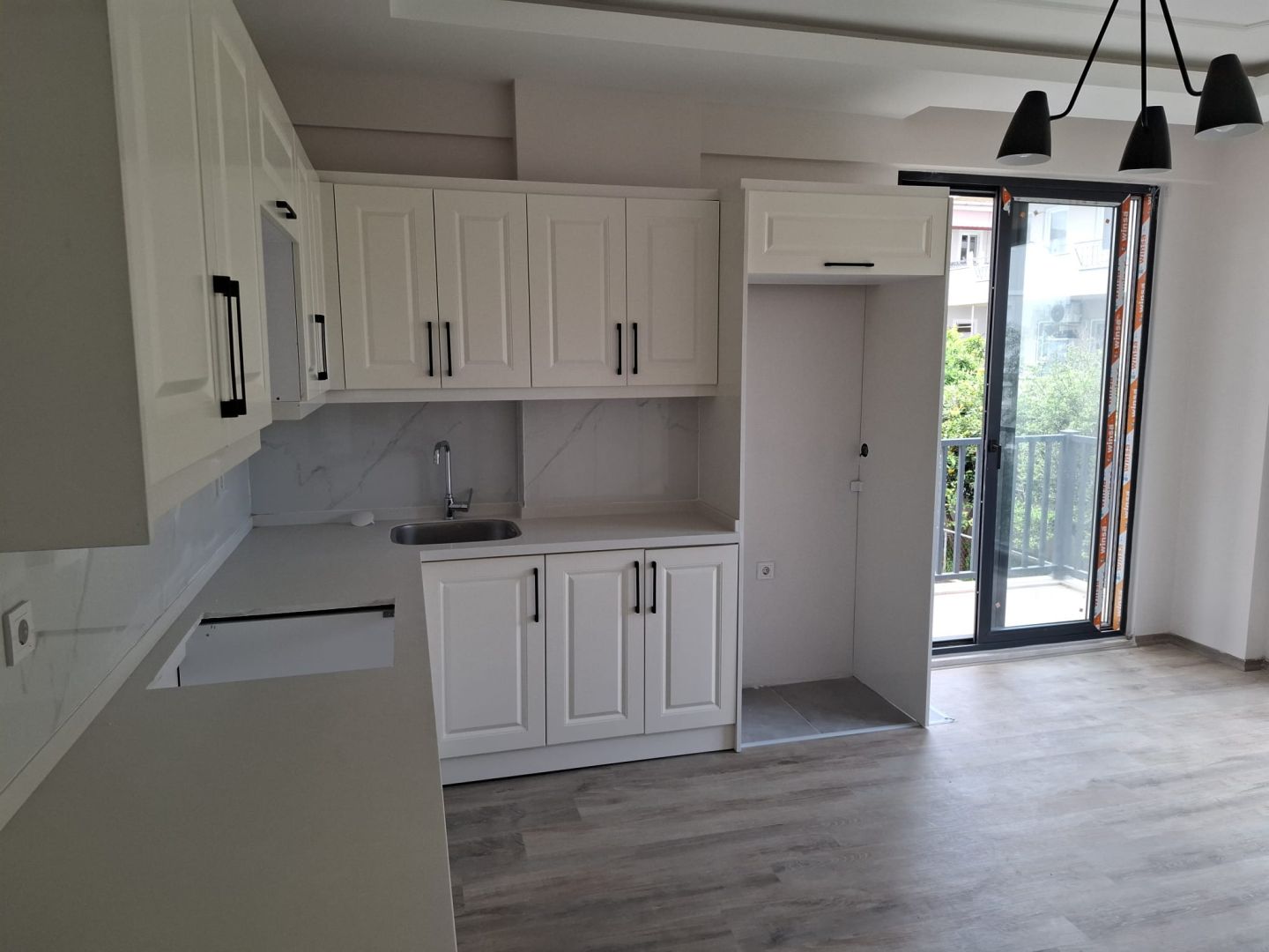 🔥 Merkezde 2. Kat 2 Balkonlu Asansörlü 1+1 Daire