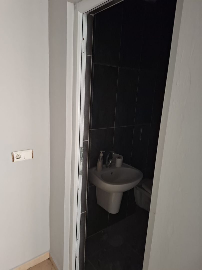 Dalaman Merkezde Cengiz Topelde Satılık 68 m² Dükkan