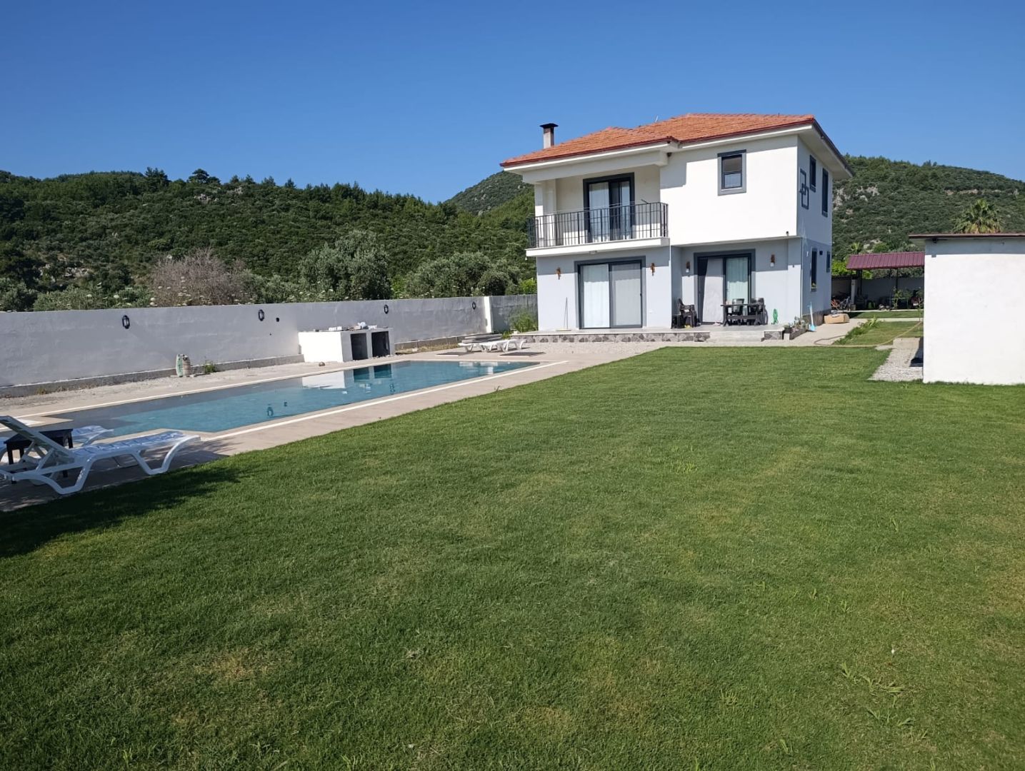 Ortaca Fevziye’de 1887m² Arsa İçinde Havuzlu 4+1 Villa