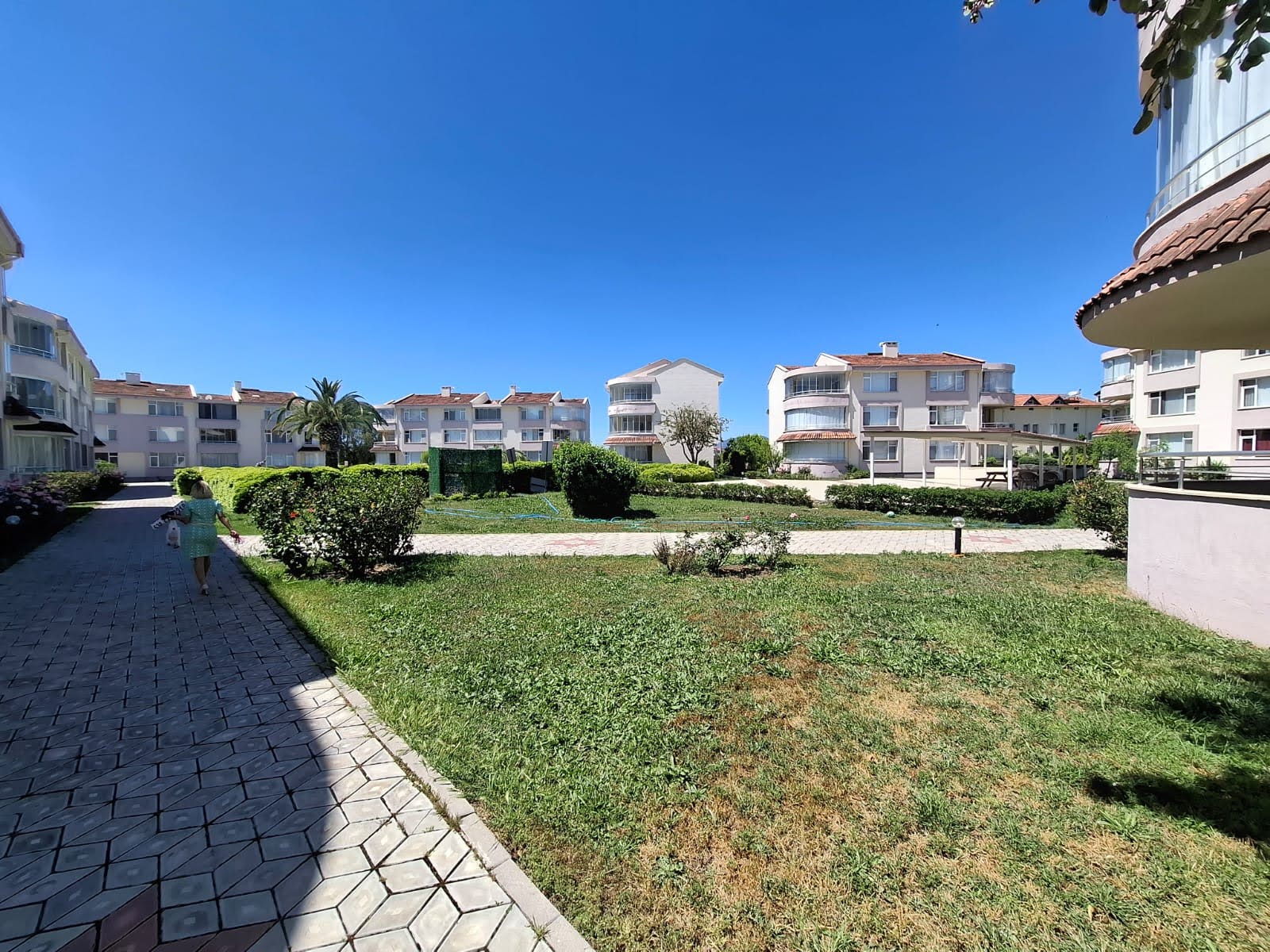 KONFORLU YAŞAMIN YENİ ADRESİ CAM BALKONLU ŞIK 2+1 DAİRE