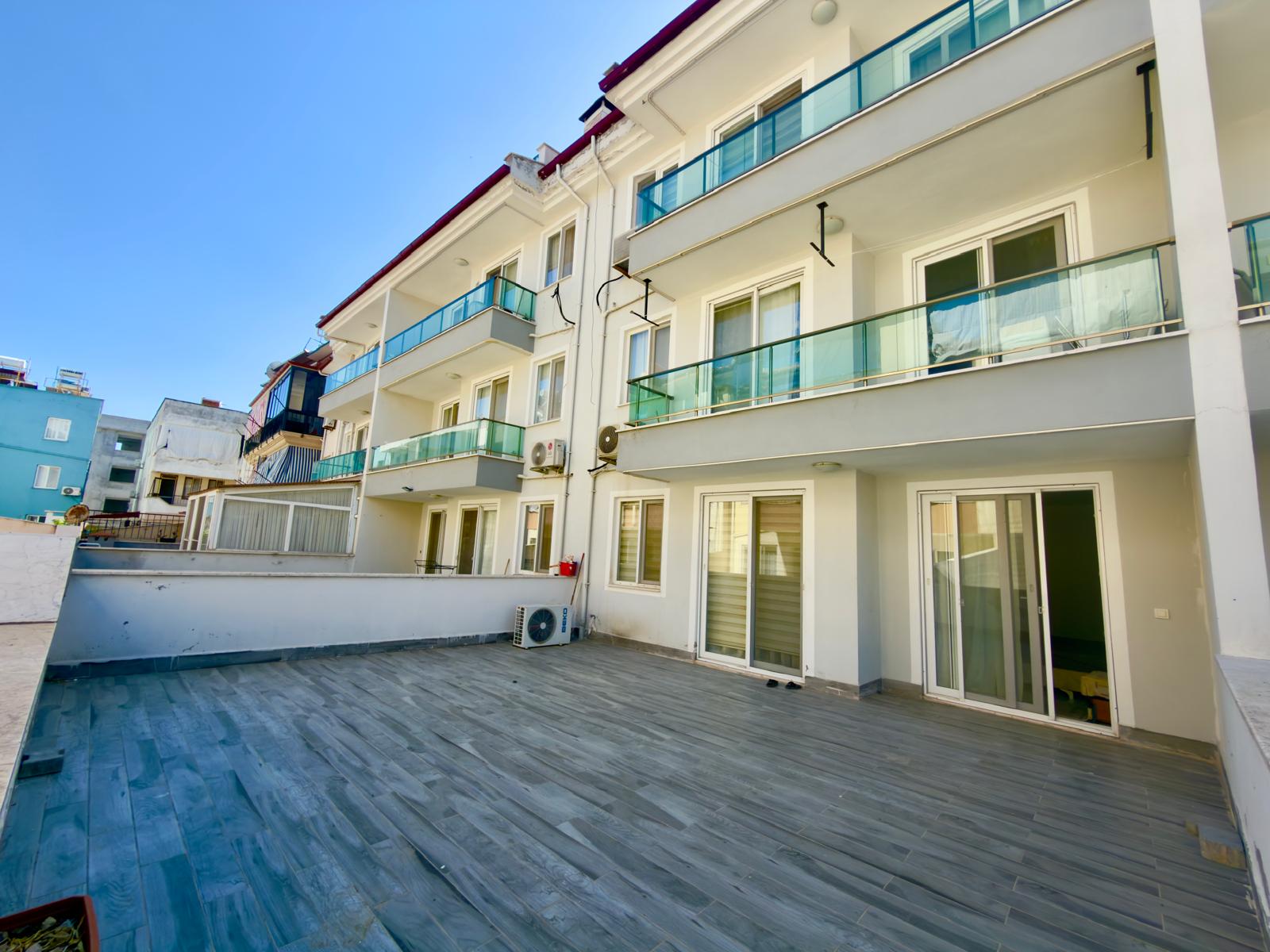 Dalaman Pazaryerinde Teraslı Full Eşyalı 1+1 Kiralık Daire