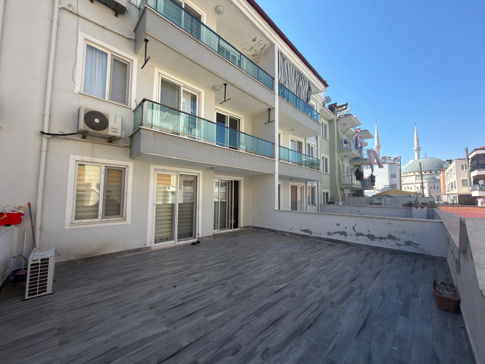 Dalaman Pazaryerinde Teraslı Full Eşyalı 1+1 Kiralık Daire
