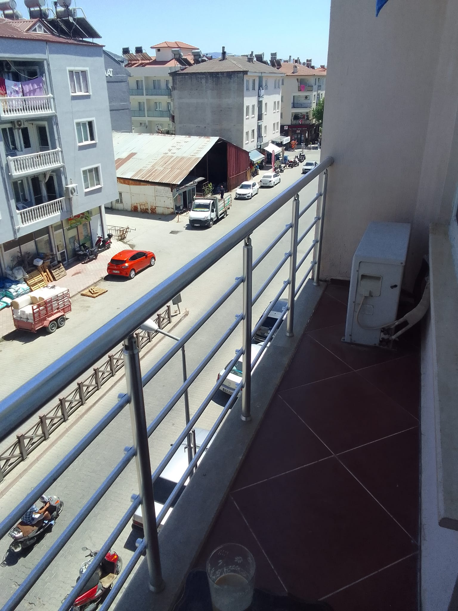 Dalaman Merkez'de Yürüme Mesafesinde 1+1 Satılık Daire/Ofis