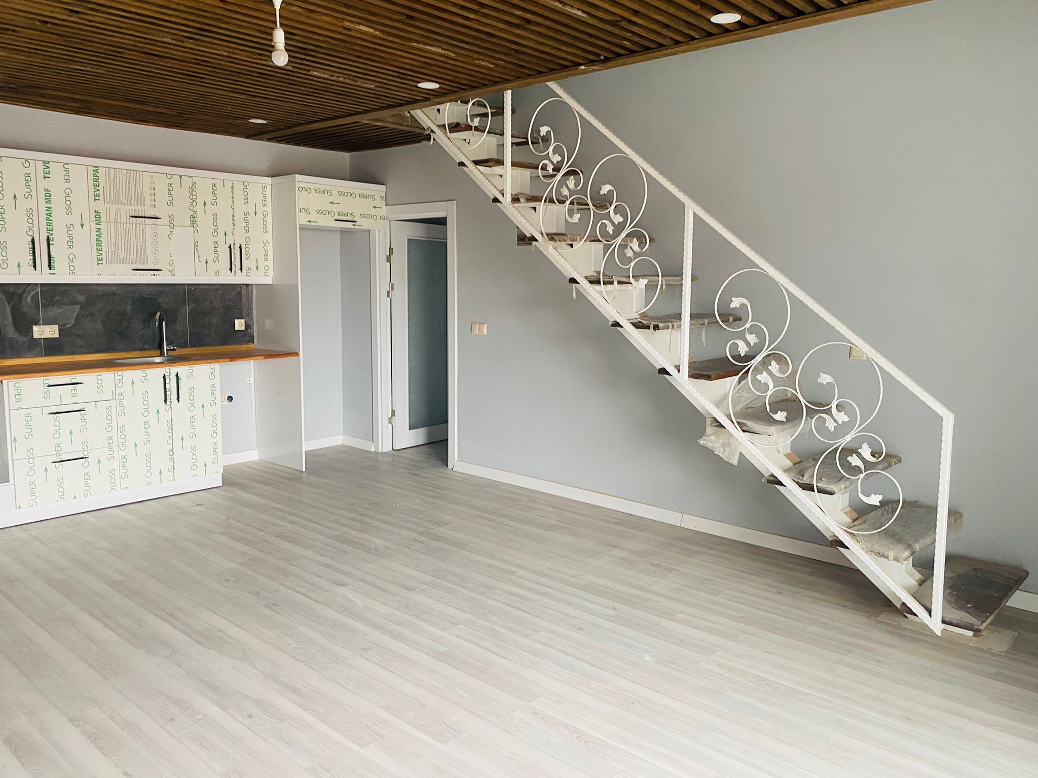 DALAMAN KARAÇALI'DA 170 m² TERASLI 4+1 SATILIK ÇATI DUBLEKSİ