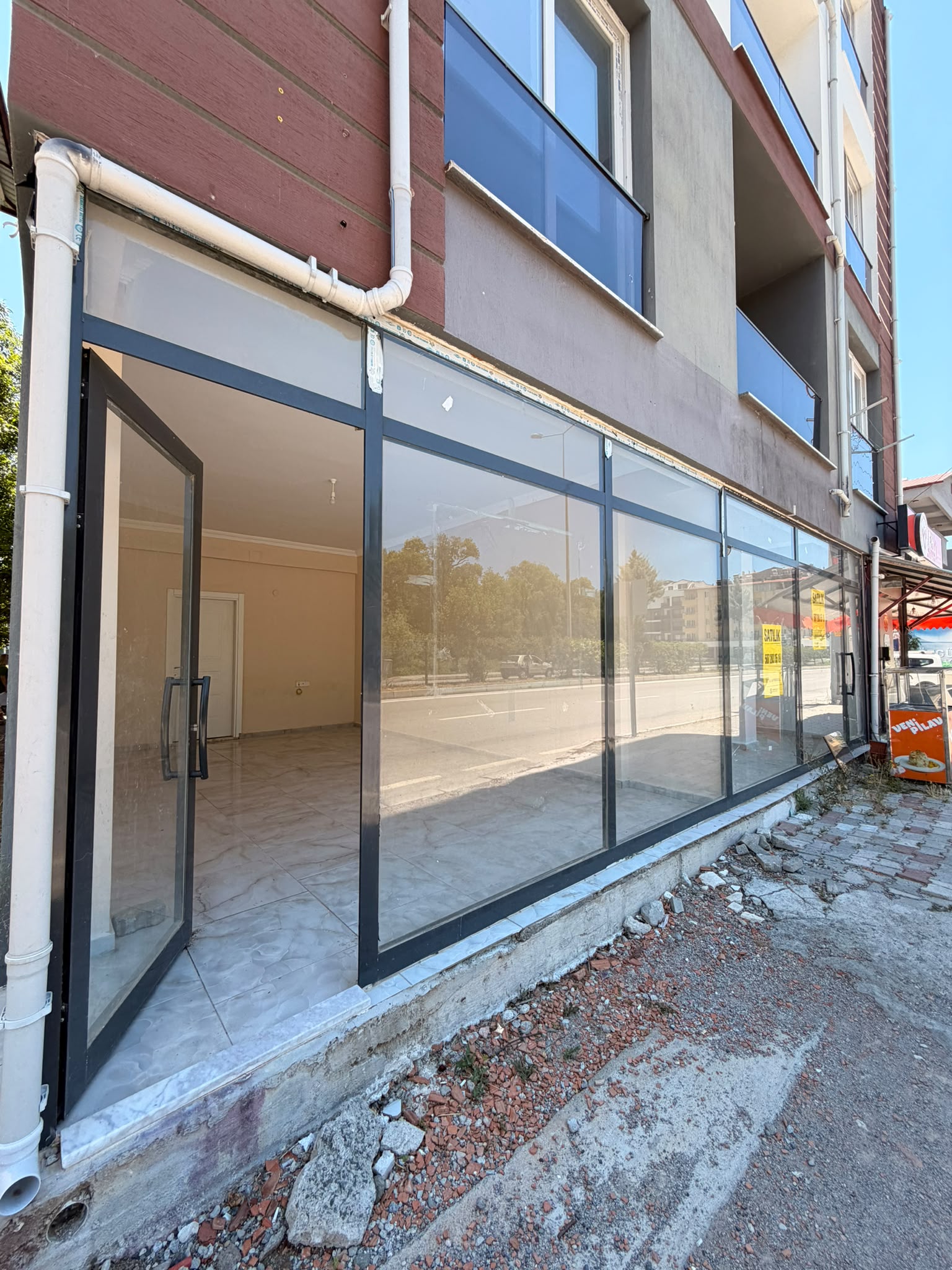 YATIRIM FIRSATI! ANA CADDE CEPHELİ SATILIK 50 m² DÜKKAN