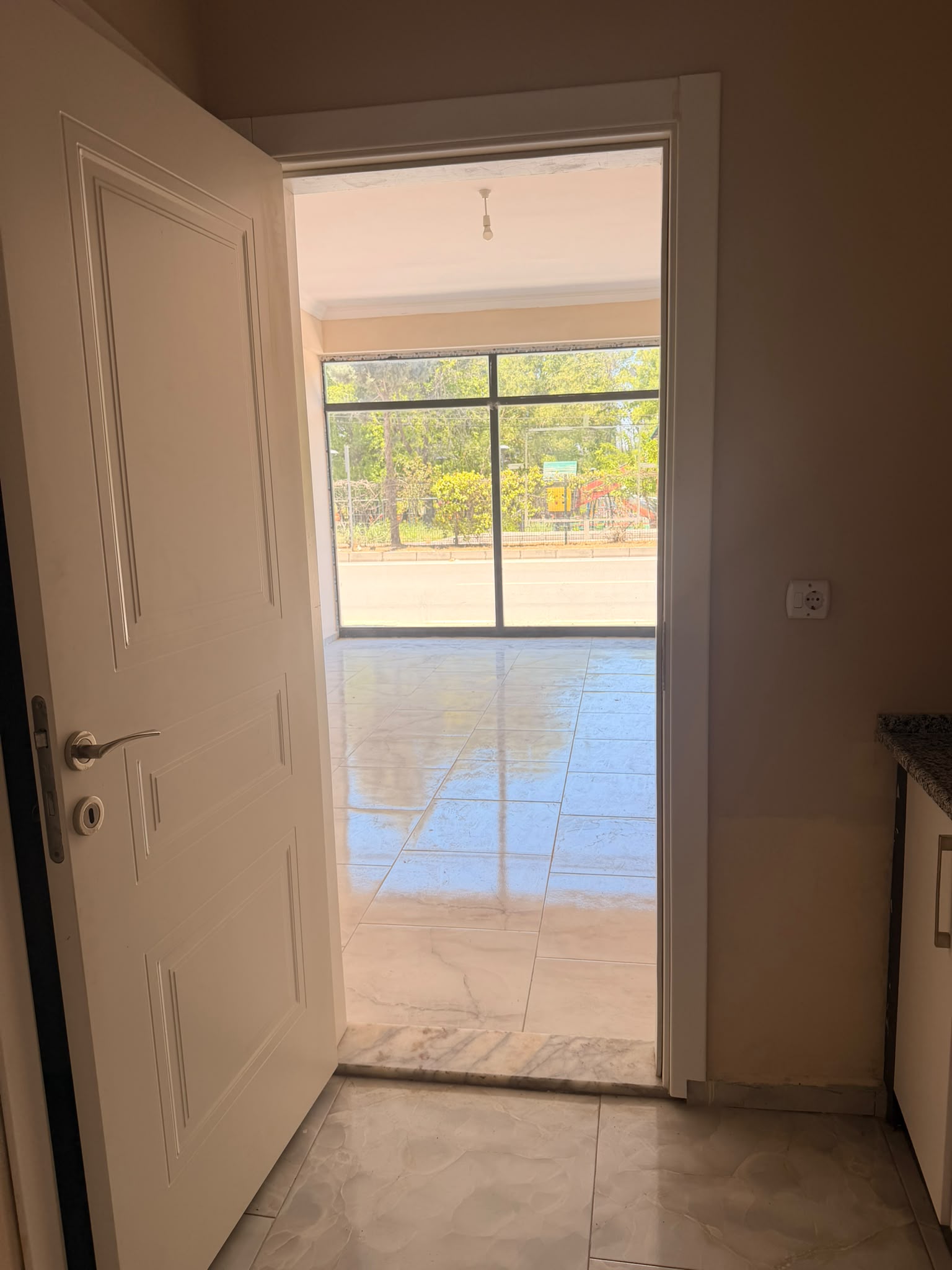 YATIRIM FIRSATI! ANA CADDE CEPHELİ SATILIK 50 m² DÜKKAN