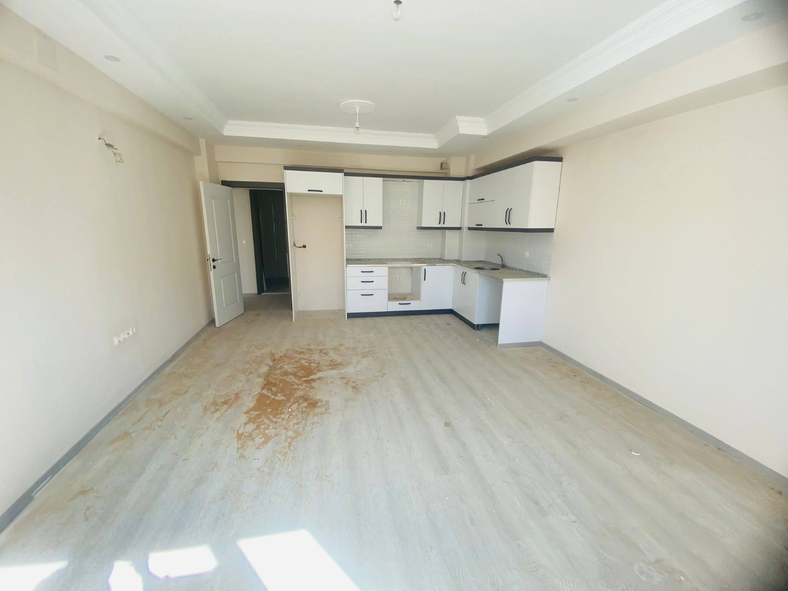 Dalaman Merkez'de Kiracılı Satılık 2+1 Yatırımlık Daire