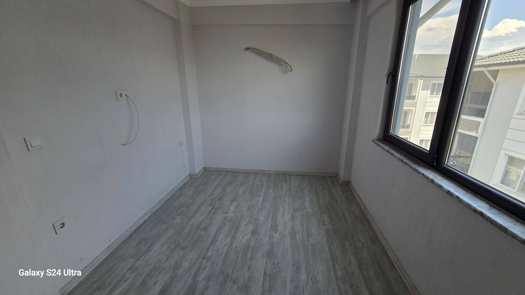 CESUR EMLAK'TAN 317M2 ARSA İÇİNDE SATILIK 2+1 DAİRE