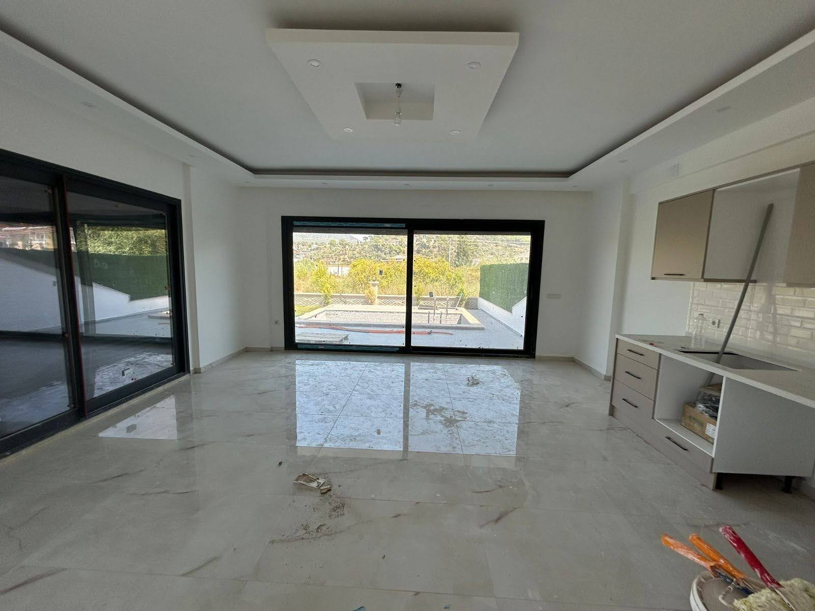 CESUR EMLAK'TAN HAVUZLU TRİPLEX VİLLA 3+1 185M2