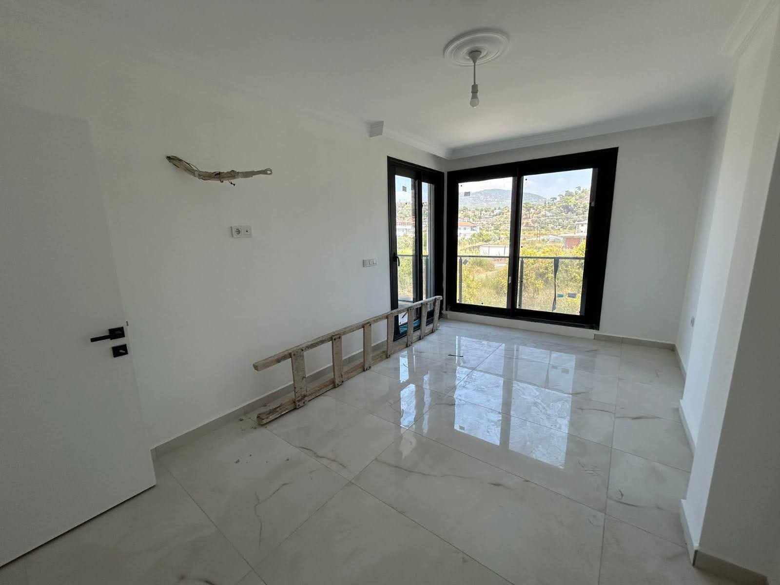 CESUR EMLAK'TAN HAVUZLU TRİPLEX VİLLA 3+1 185M2