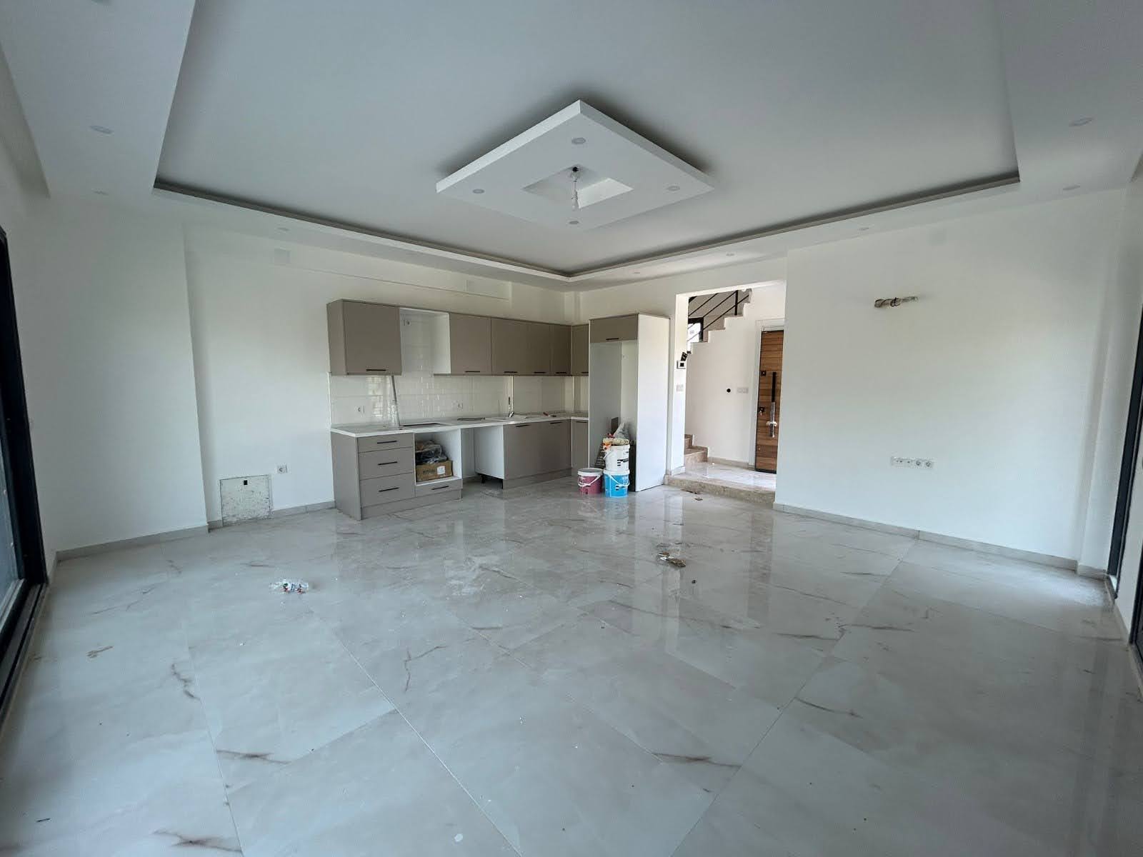 CESUR EMLAK'TAN HAVUZLU TRİPLEX VİLLA 3+1 185M2