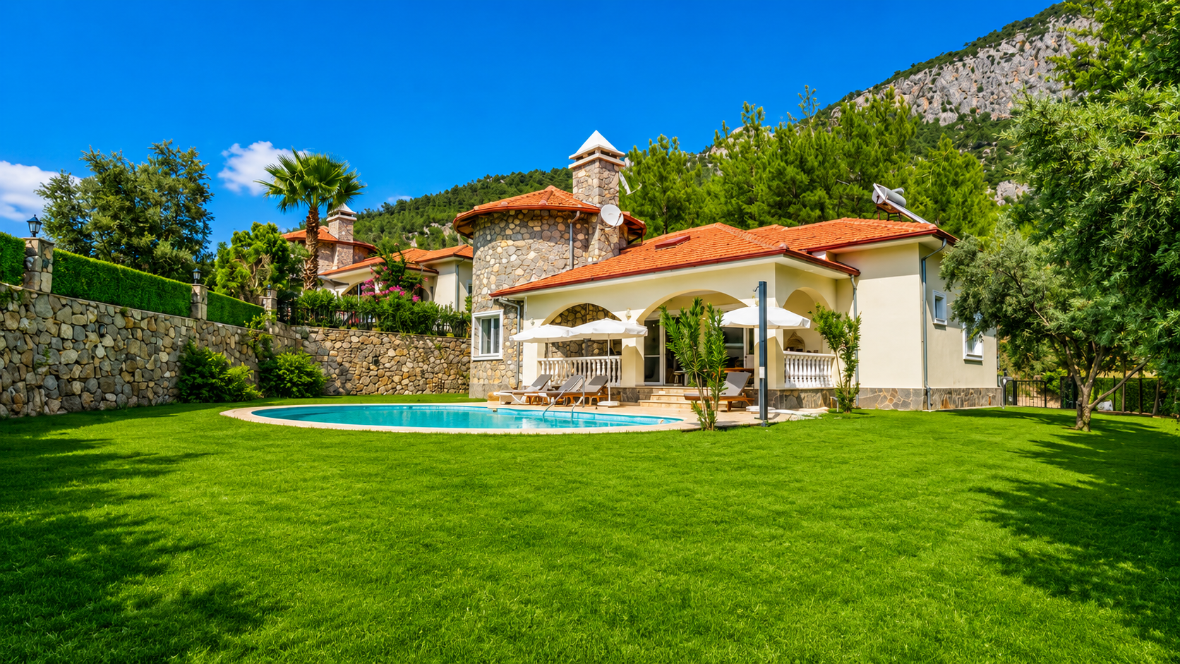 DALAMAN AKKAYA'DA SATILIK ÖZEL HAVUZLU 3+1 BUNGALOV | 595 m² ARSA | DAĞ VE ORMAN MANZARASI