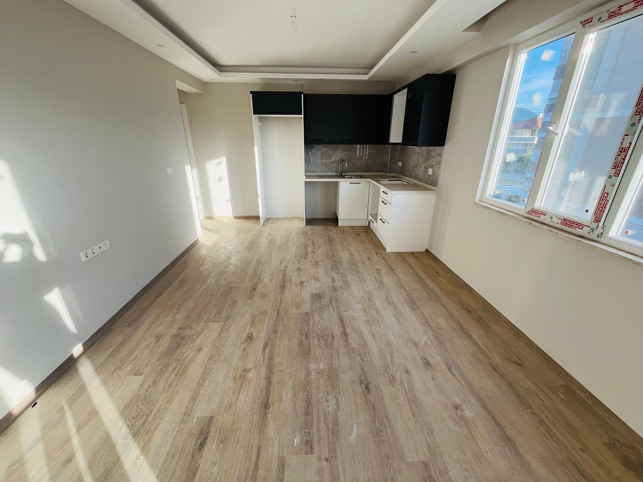 CESUR EMLAK'TAN SATILIK HAVUZLU SİTE DE SATILIK  1+1 DAİRE