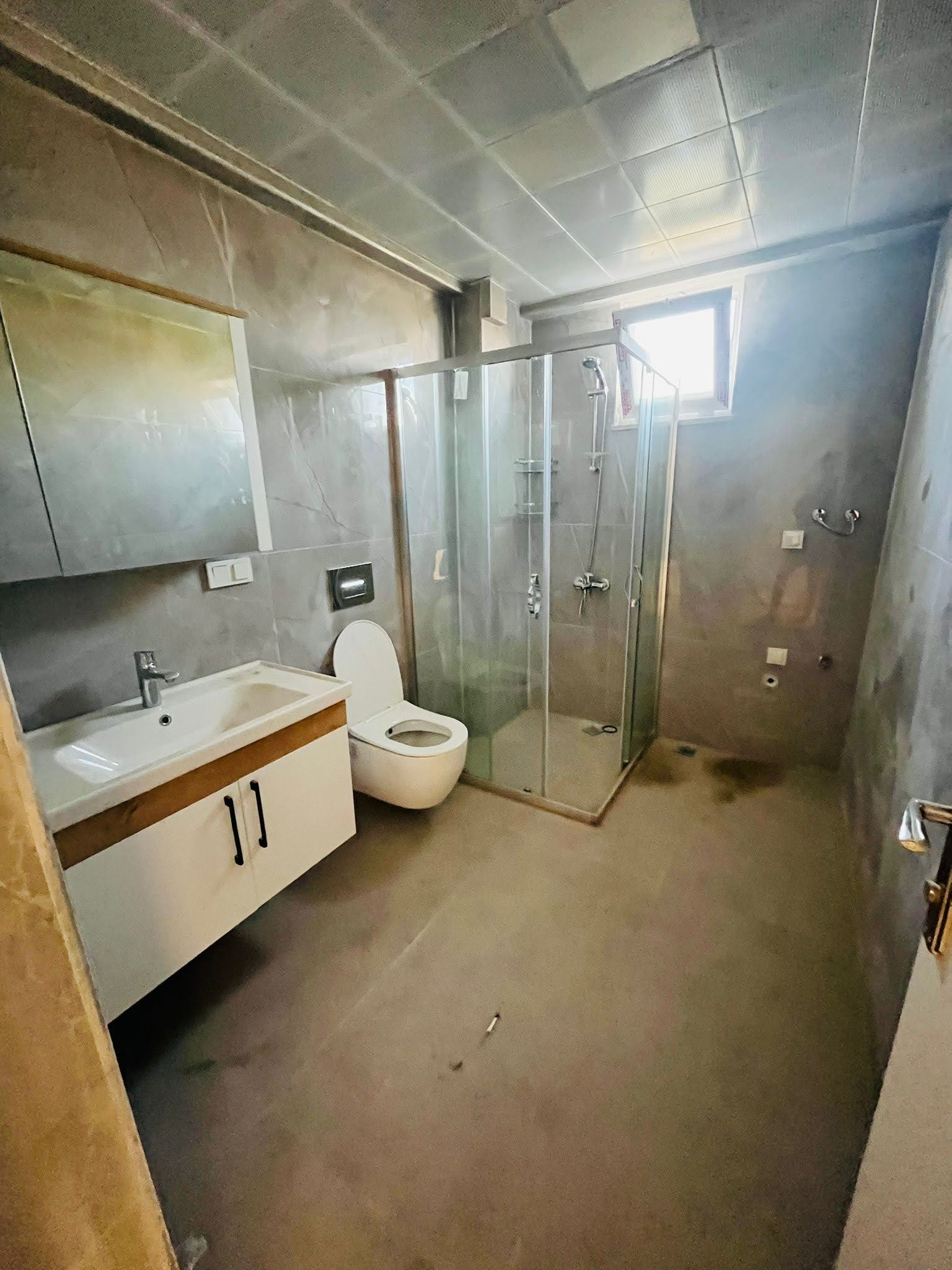 CESUR EMLAK'TAN SATILIK HAVUZLU SİTE DE SATILIK  1+1 DAİRE