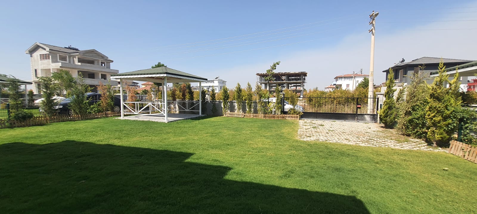 Dalaman Çınar Mevkii 450 m² Arsa İçinde 4+1 Lüks Villa