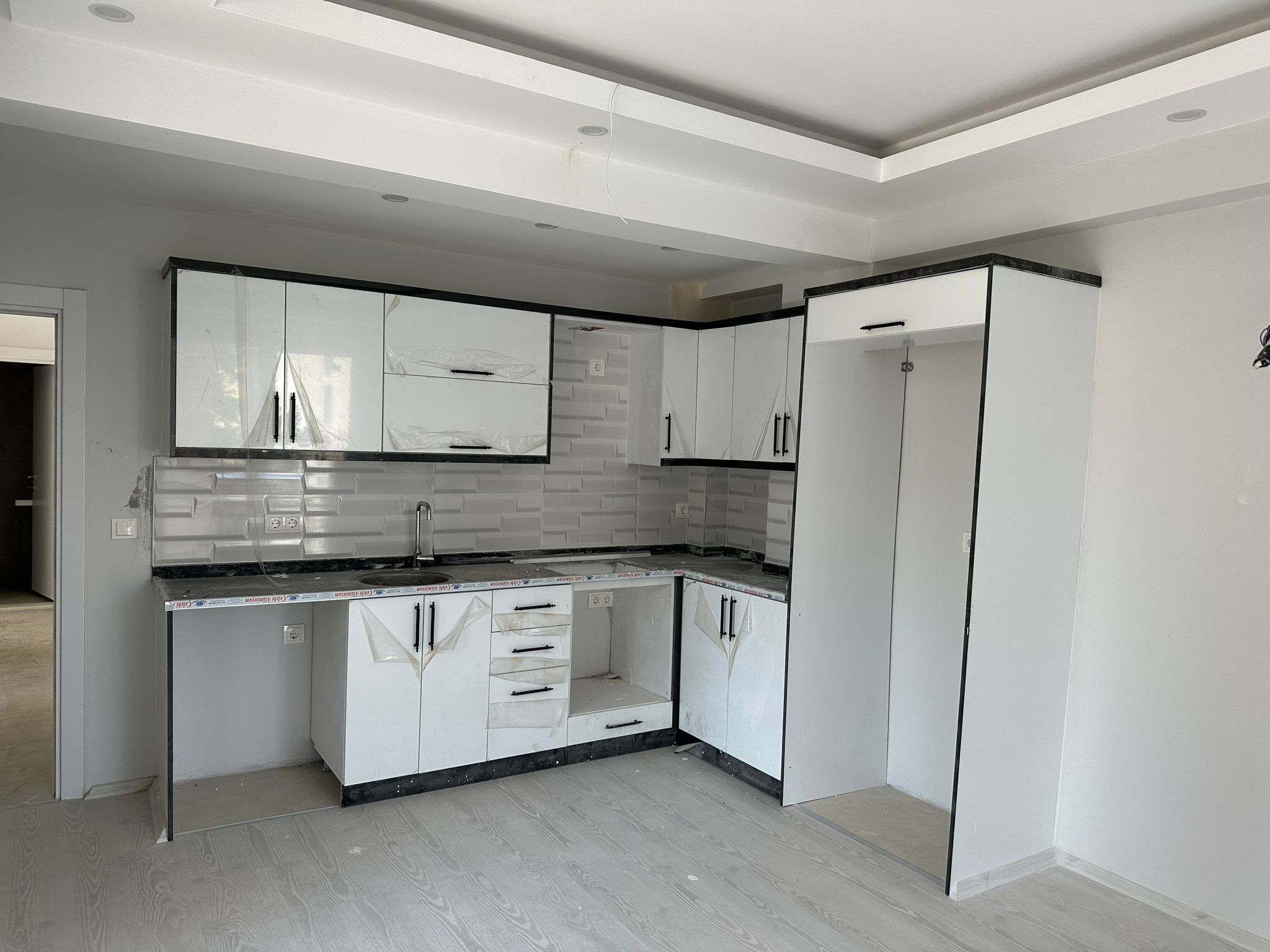 CESUR EMLAK'TAN DALAMAN MERKEZ'DE SATILIK KOMPLE BİNA | 3 ADET 2+1 DAİRE + 200 m² ASMA KATLI DÜKKAN