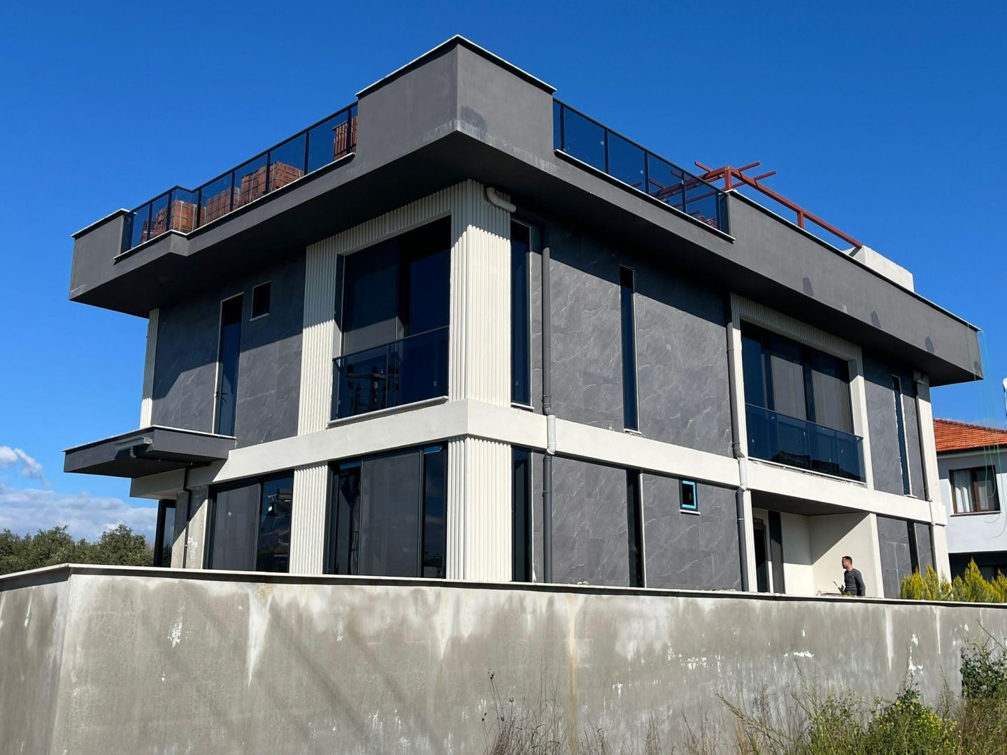 CESUR EMLAK'TAN | DALAMAN KARAÇALI'DA ÖZEL HAVUZLU LÜKS 6+1 MÜSTAKİL VİLLA | 274 m²