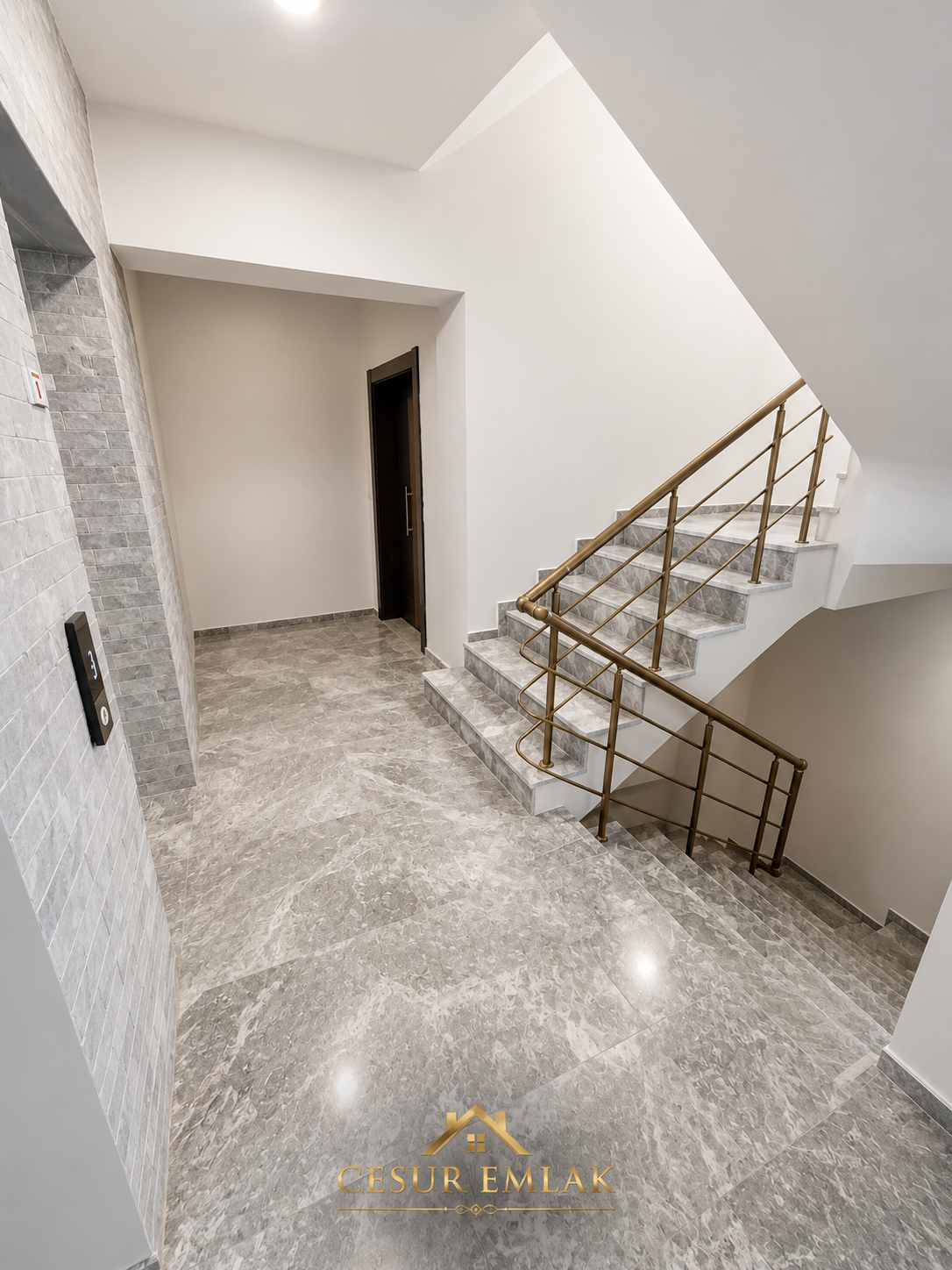 DALAMAN MERKEZ'DEcesur emlak'tan  PTT YANI'NDA SATILIK 4+1 LÜKS ÇATI DUBLEKS 136 m² Net • 195 m² Brüt • 3 Banyo