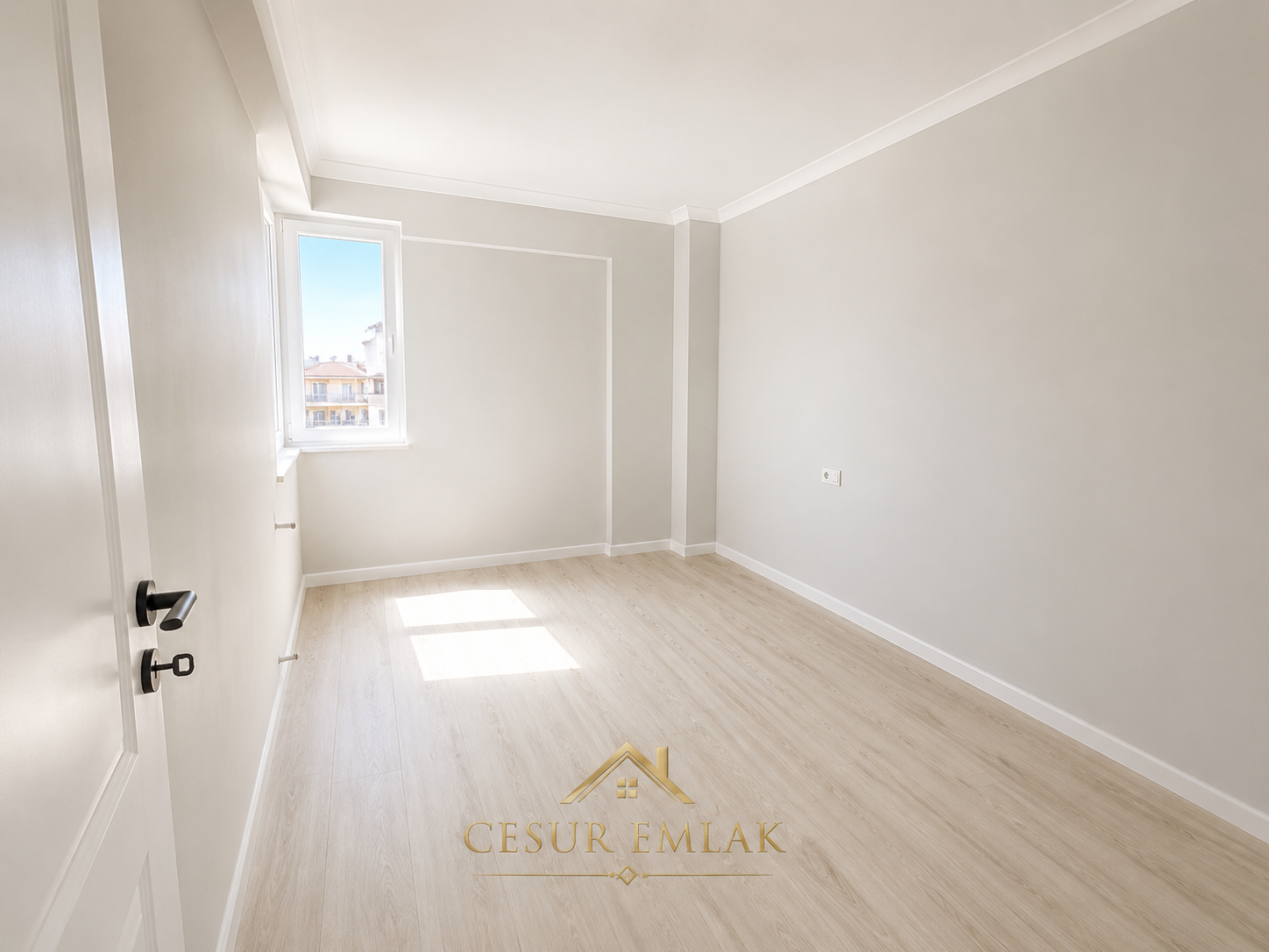 DALAMAN MERKEZ'DEcesur emlak'tan  PTT YANI'NDA SATILIK 4+1 LÜKS ÇATI DUBLEKS 136 m² Net • 195 m² Brüt • 3 Banyo