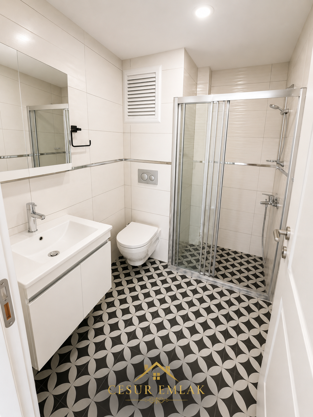 DALAMAN MERKEZ'DEcesur emlak'tan  PTT YANI'NDA SATILIK 4+1 LÜKS ÇATI DUBLEKS 136 m² Net • 195 m² Brüt • 3 Banyo