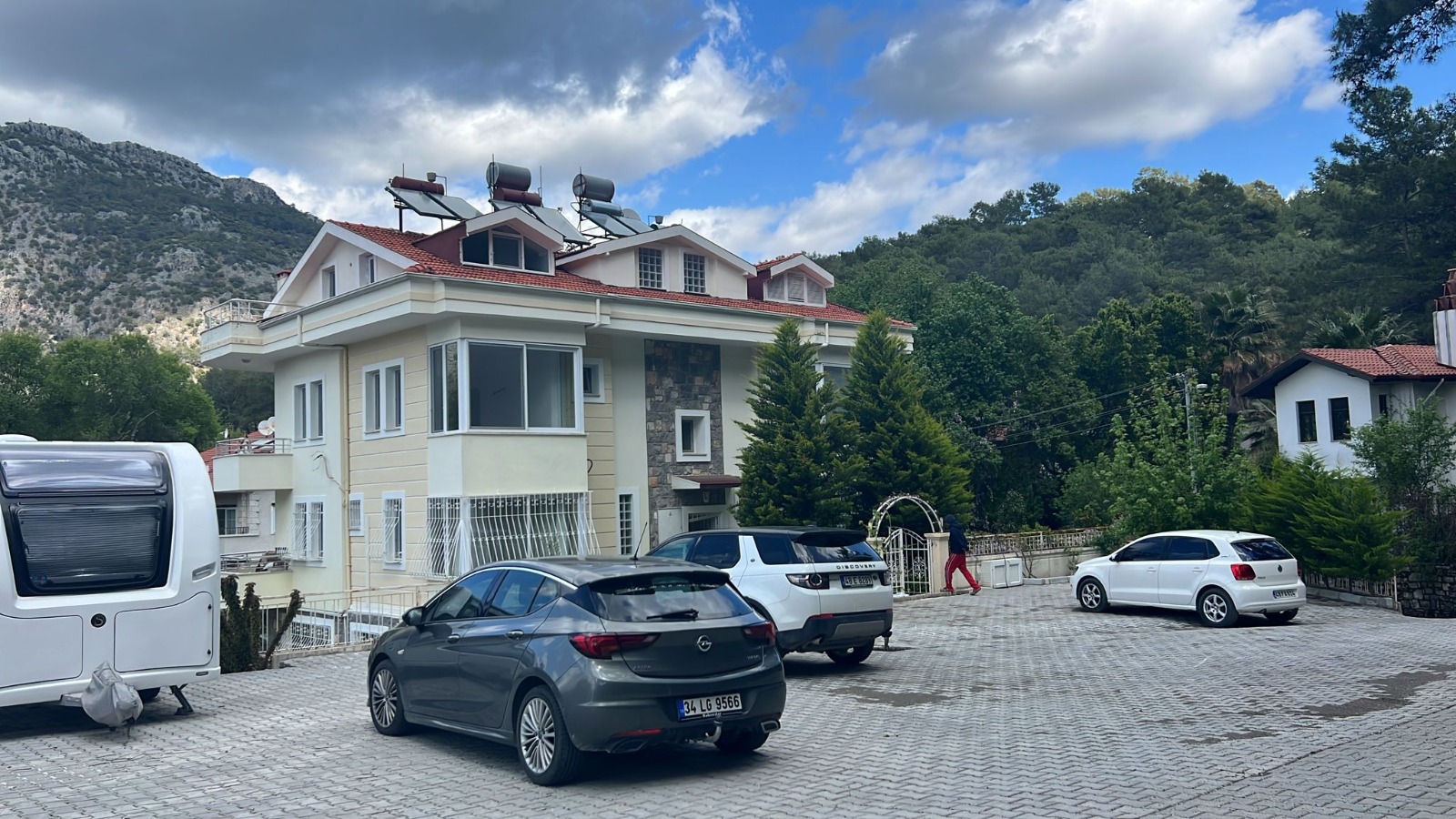 GÖCEKTE KİRALIK 3+1 DUBLEKS | GENİŞ TERASLI 115 m²