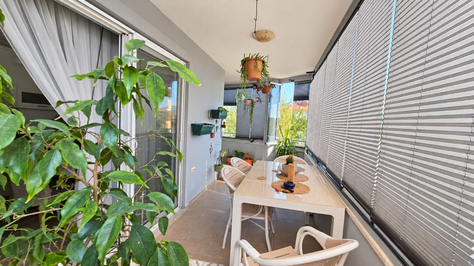 DALAMAN KARAÇALIDA 150m² 3+1 KAPALI MUTFAK,2 BANYO,2 CAM BALKON