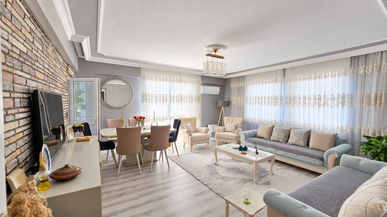 DALAMAN KARAÇALIDA 150m² 3+1 KAPALI MUTFAK,2 BANYO,2 CAM BALKON