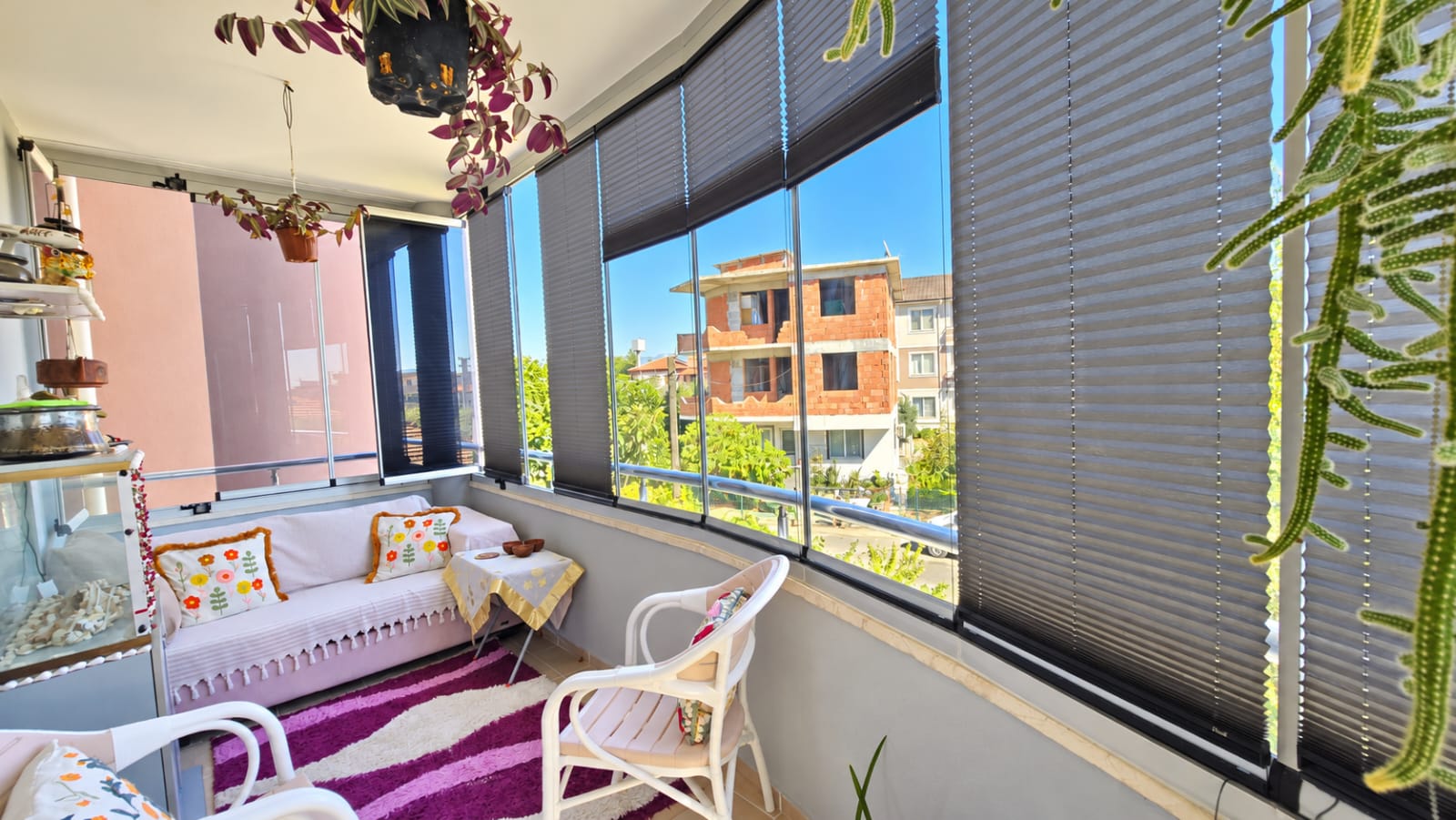 DALAMAN KARAÇALIDA 150m² 3+1 KAPALI MUTFAK,2 BANYO,2 CAM BALKON