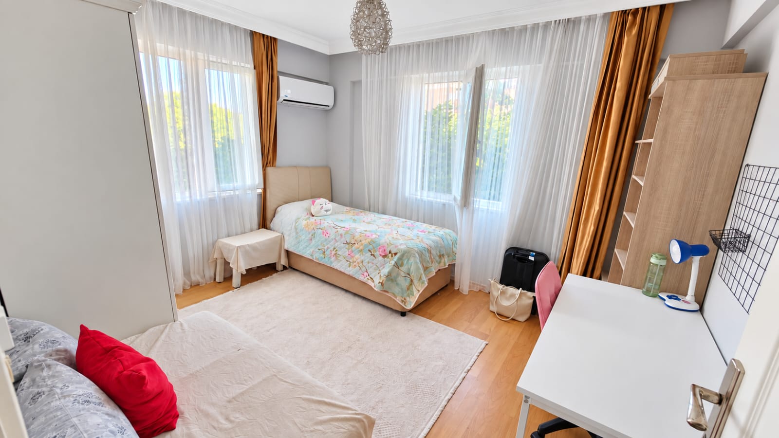 DALAMAN KARAÇALIDA 150m² 3+1 KAPALI MUTFAK,2 BANYO,2 CAM BALKON