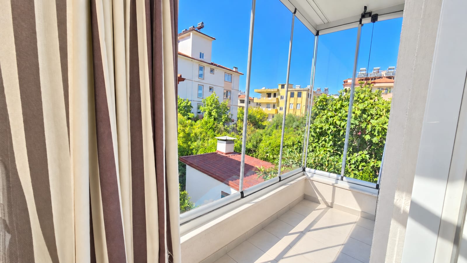 DALAMAN KARAÇALIDA 150m² 3+1 KAPALI MUTFAK,2 BANYO,2 CAM BALKON